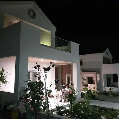 Easy Living 1 & 2 * Kos